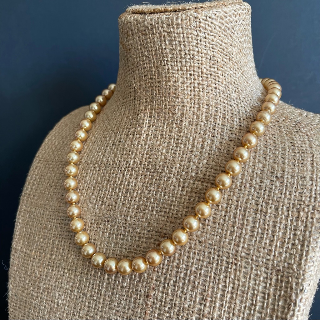 Elegant Kissaka Faux Golded Pearl Necklace.